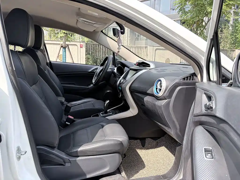 BYD Yuan EV — миниатюра 12