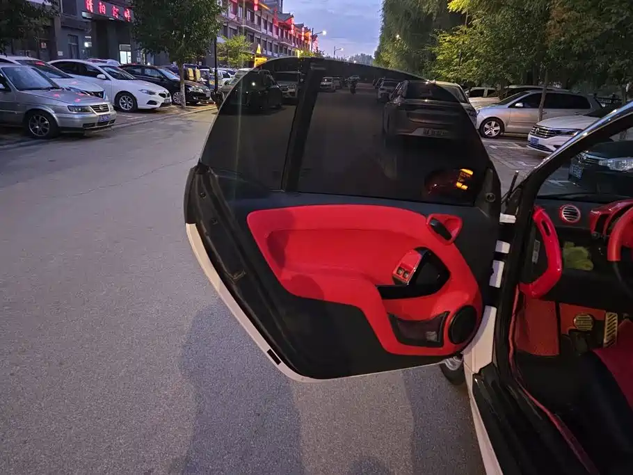 smart Smart Fortwo — миниатюра 7