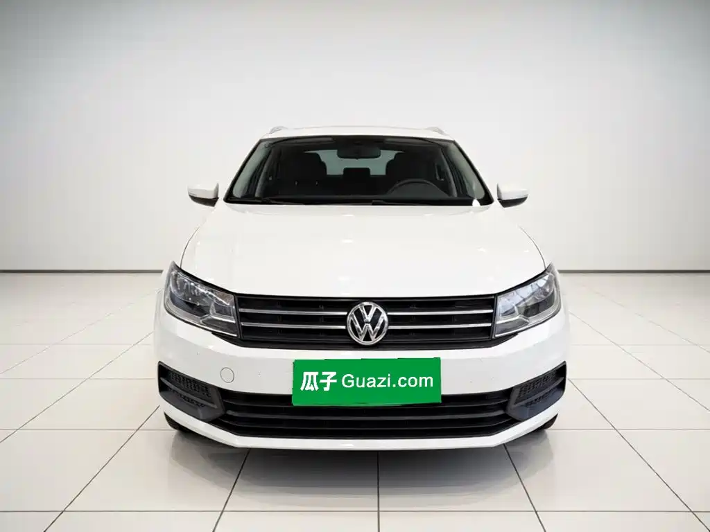 Volkswagen Santana — миниатюра 2