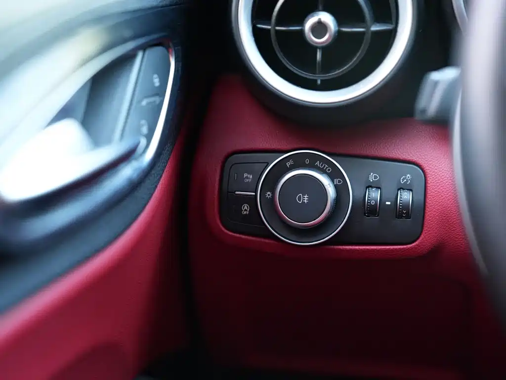 Alfa Romeo Giulia — миниатюра 20