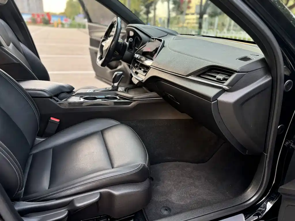 Cadillac CT4 — миниатюра 4