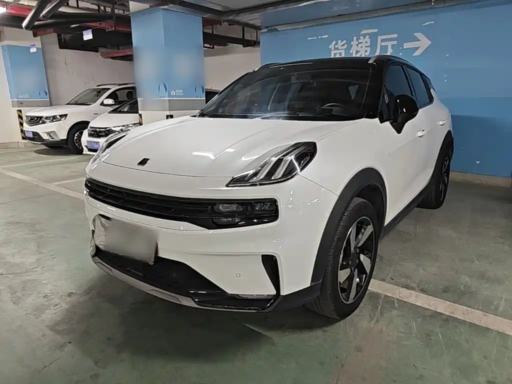 Lynk & Co 06