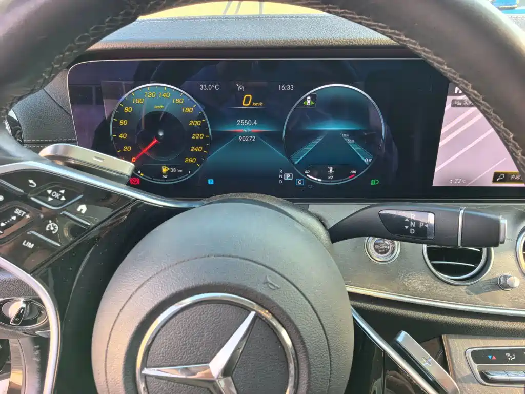 Mercedes-Benz E-Class — миниатюра 14