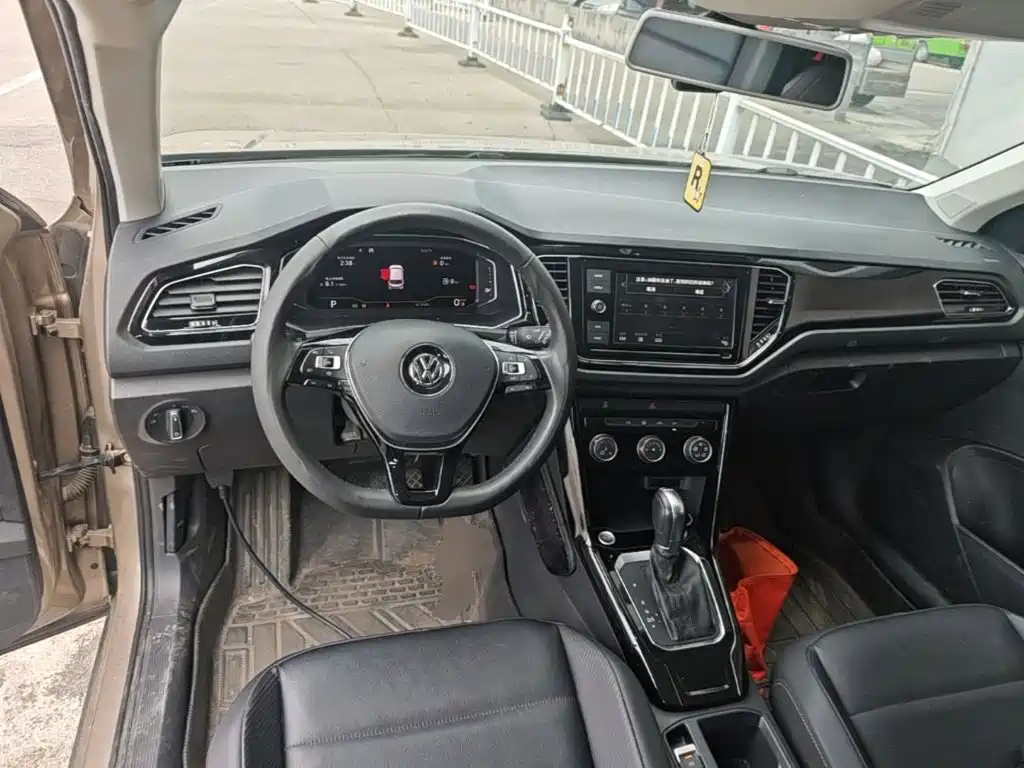 Volkswagen T-Roc — миниатюра 11