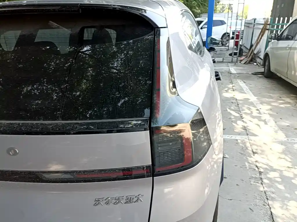 Volvo XC70 PHEV — миниатюра 8