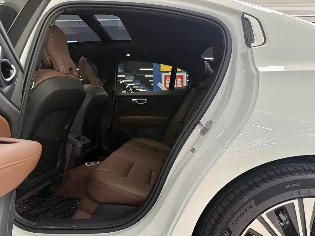 Volvo S60 — миниатюра 5