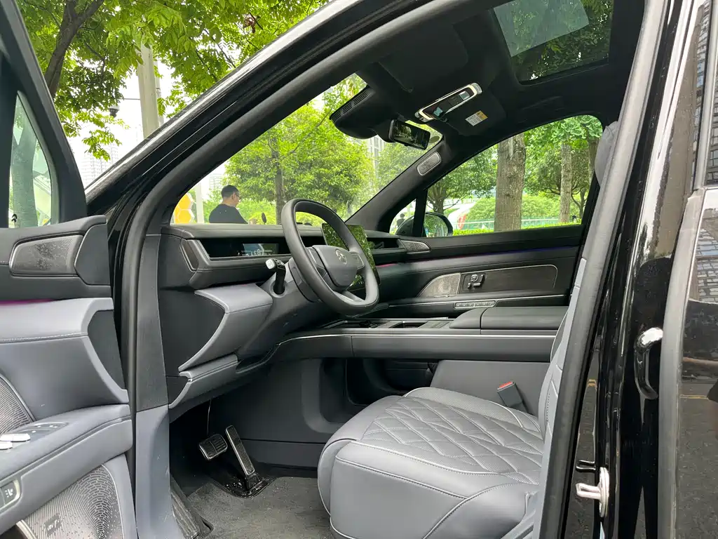 NIO ES8 2026 мест Executive Luxury