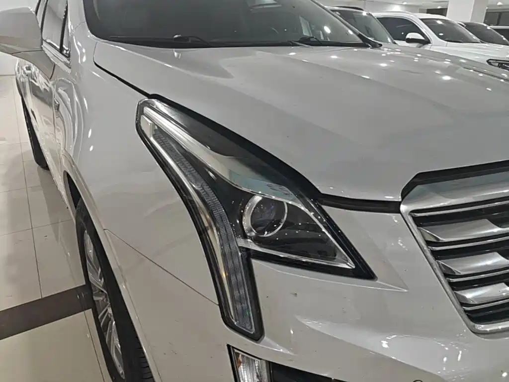 Cadillac XT5 — миниатюра 8