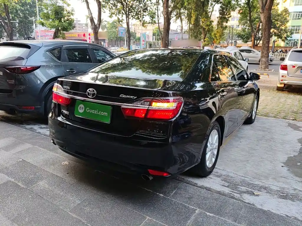 Toyota Camry — миниатюра 7