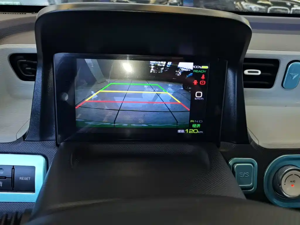 Wuling MINIEV — миниатюра 13