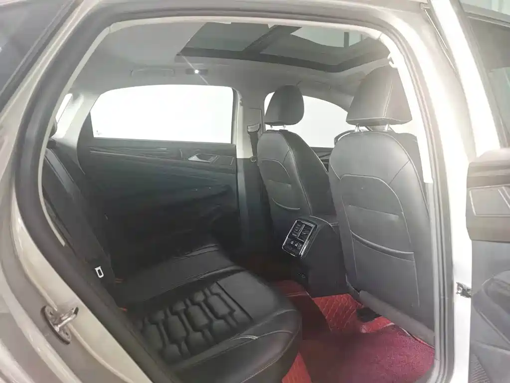 Volkswagen Passat — миниатюра 8