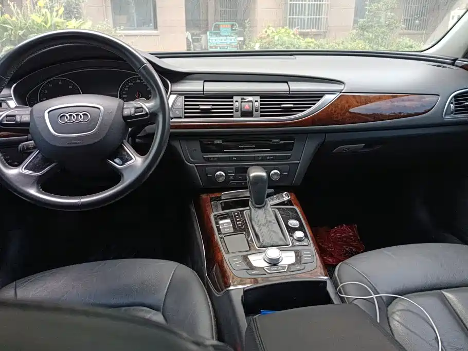 Audi A6L — миниатюра 12