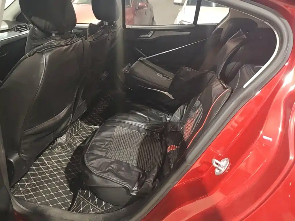 Ford Focus Active — миниатюра 17