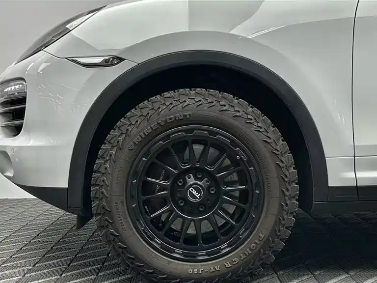 Porsche Cayenne — миниатюра 7