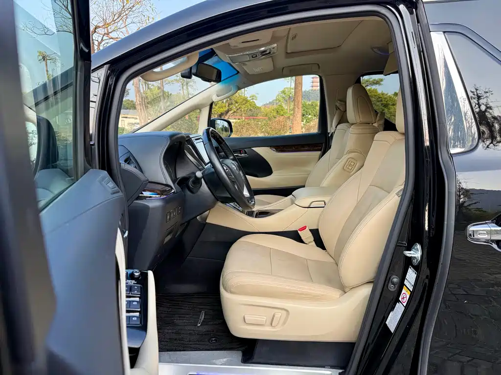 Toyota Alphard 2018 3.5L Luxury