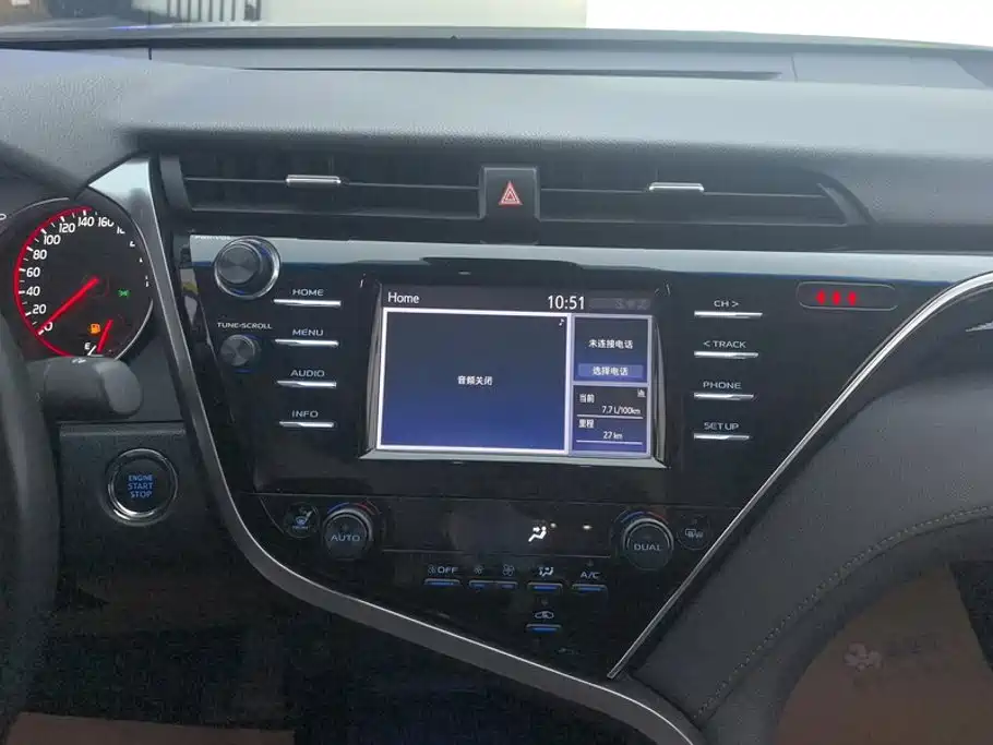 Toyota Camry — миниатюра 13