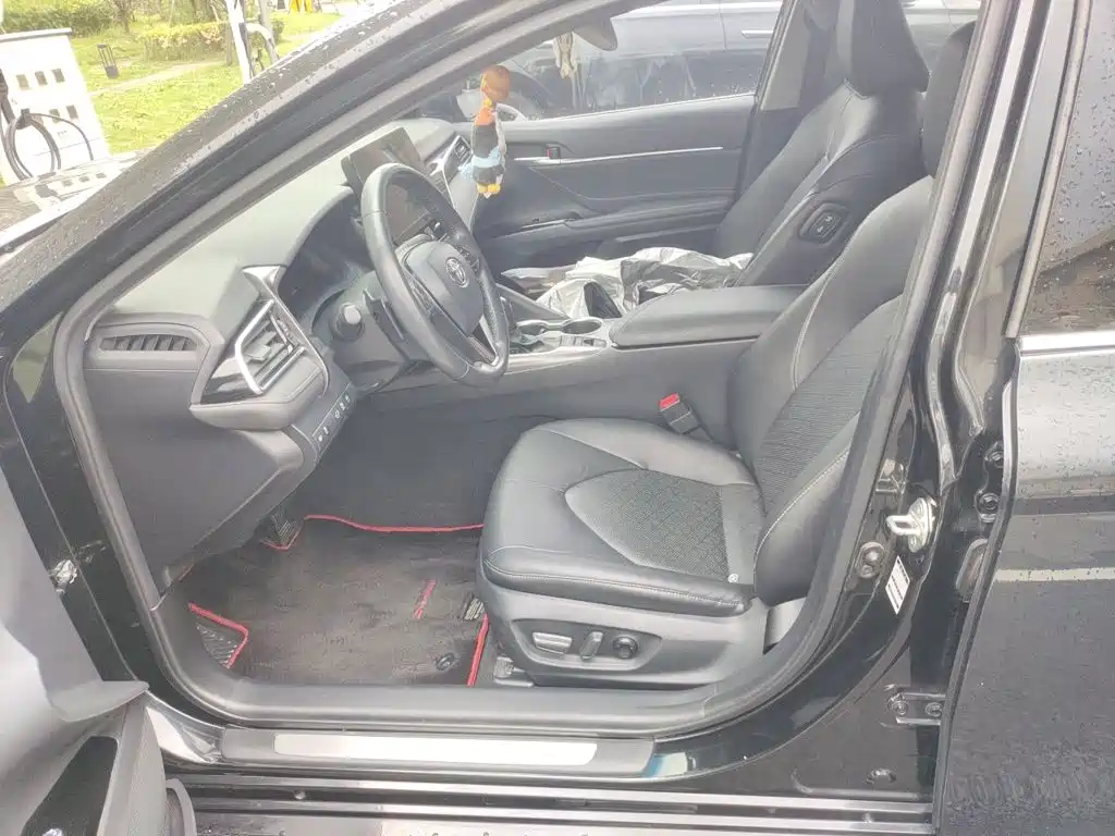 Toyota Camry — миниатюра 16