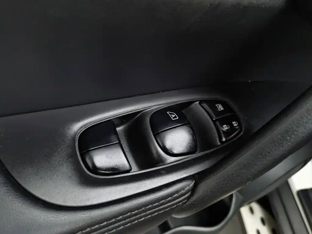 Nissan X-Trail — миниатюра 9