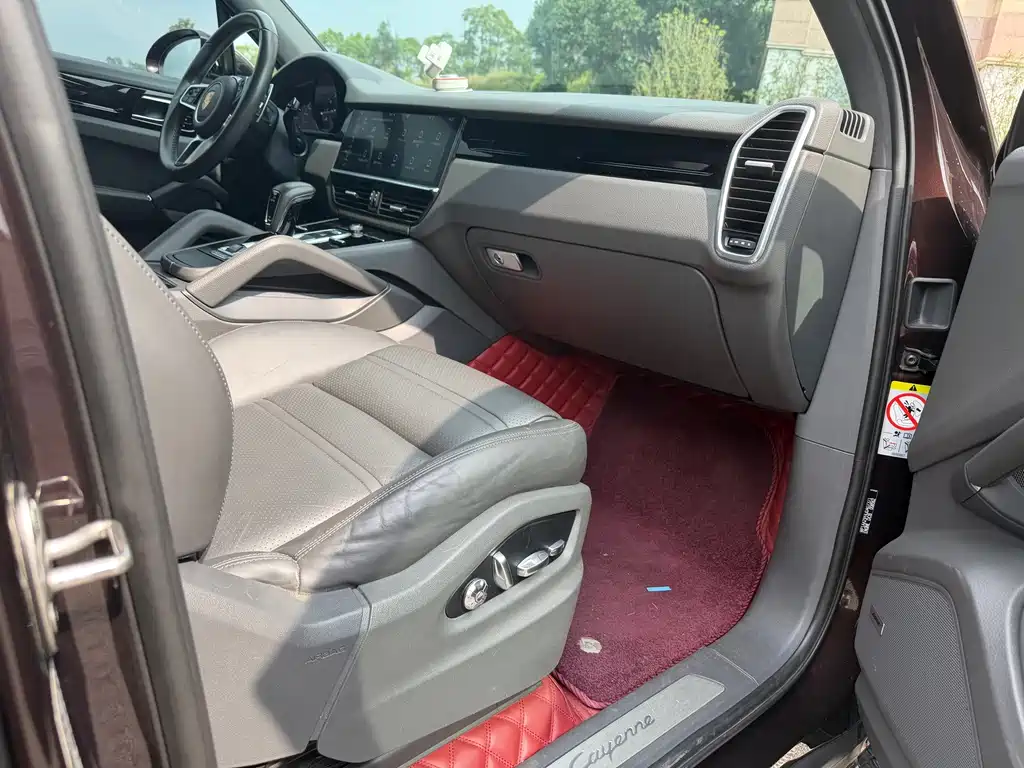 Porsche Cayenne — миниатюра 15