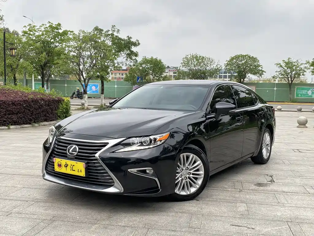 Lexus ES 2017