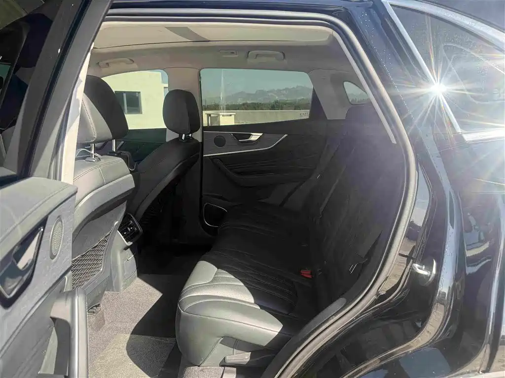 Hongqi Hongqi HS5 — миниатюра 6