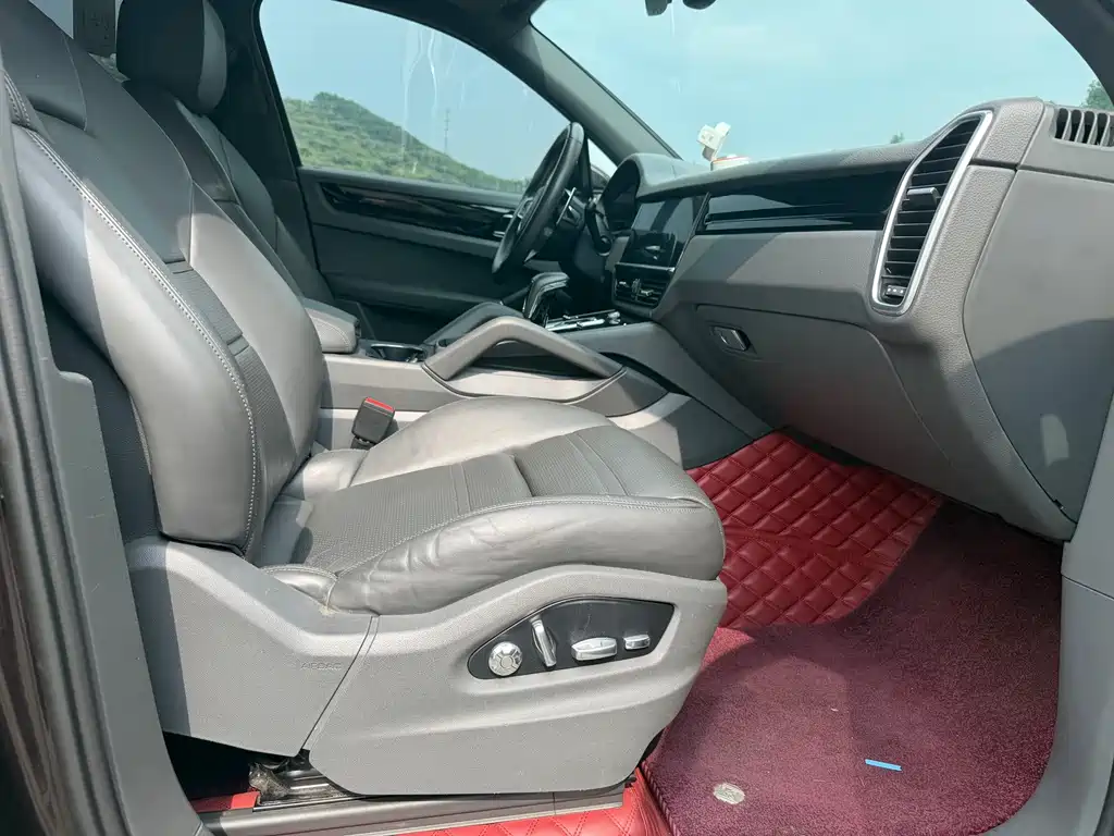 Porsche Cayenne — миниатюра 14