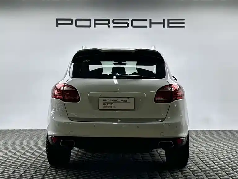Porsche Cayenne — миниатюра 5