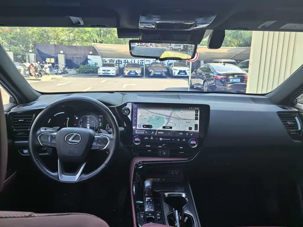 Lexus NX New Energy — миниатюра 5
