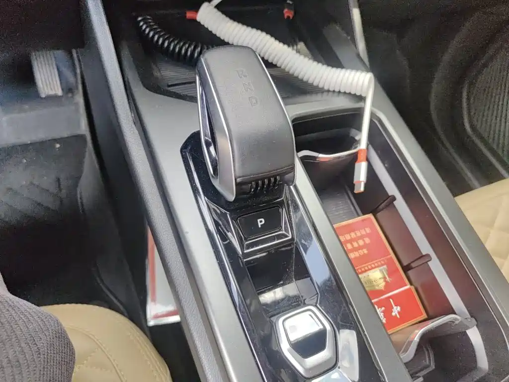 Geely Haoyue L — миниатюра 10