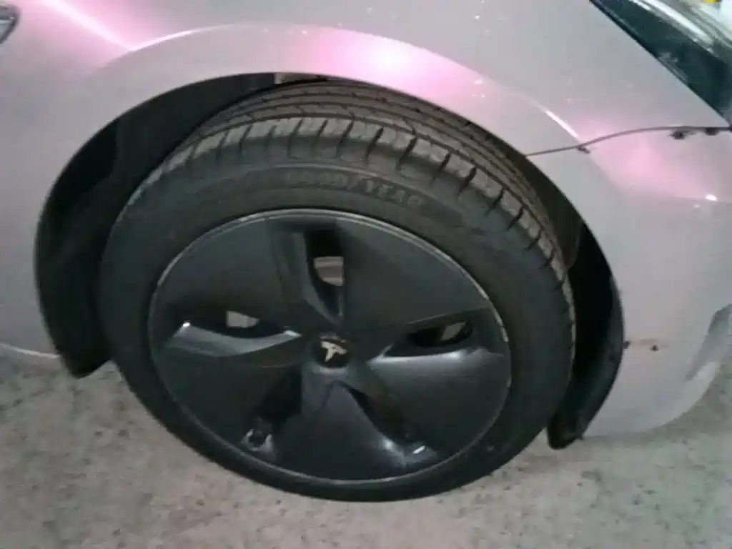 Tesla Model 3 — миниатюра 8