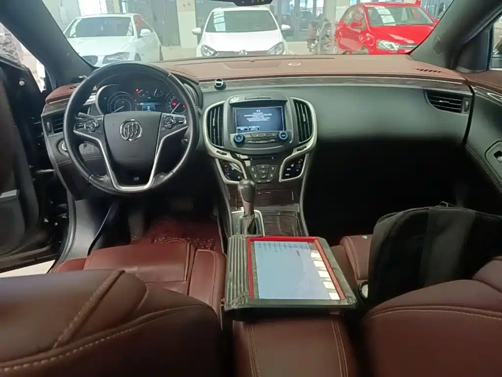 Buick LaCrosse — миниатюра 10