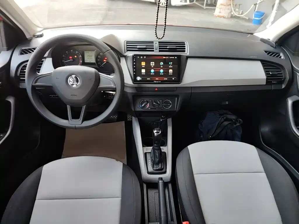 Skoda Fabia — миниатюра 10
