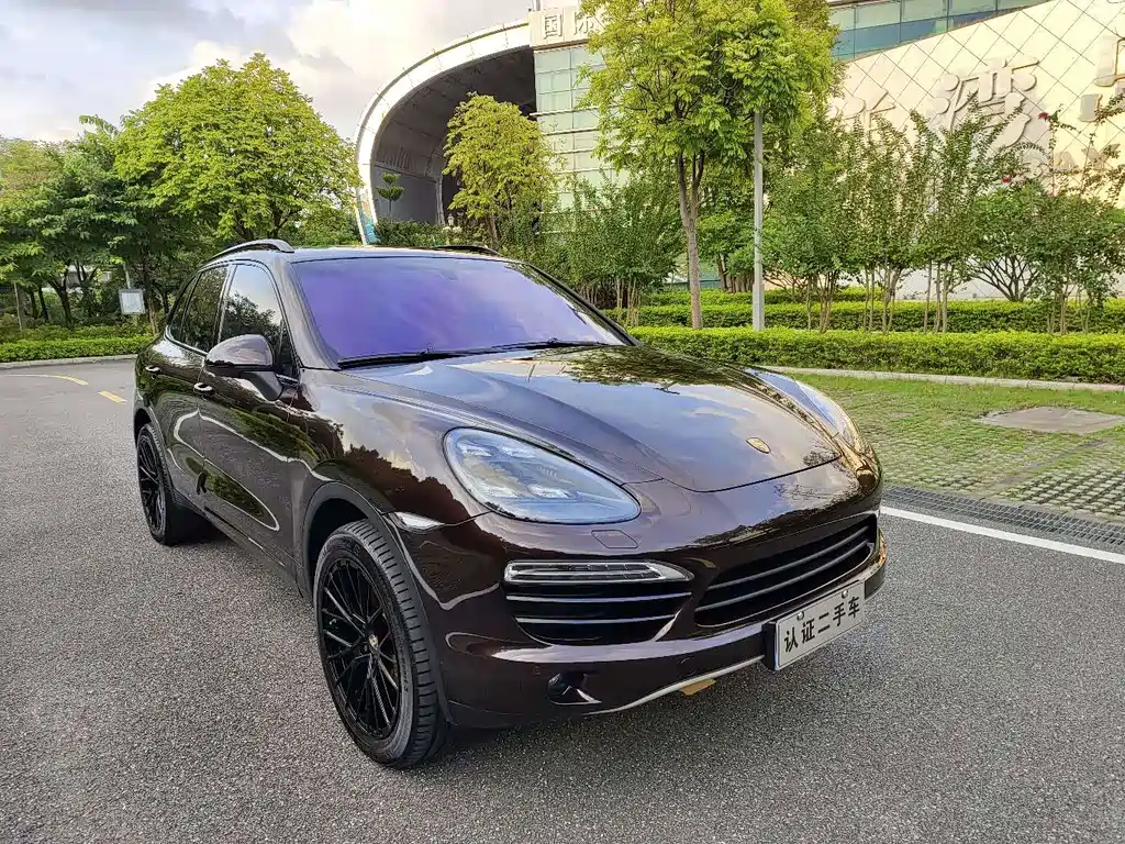 Porsche Cayenne — миниатюра 3