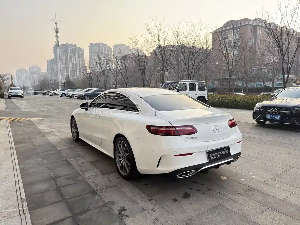 MERCEDES-BENZ E CLASS