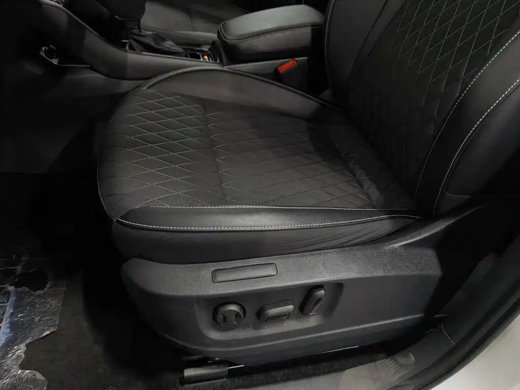 Skoda Karoq — миниатюра 20