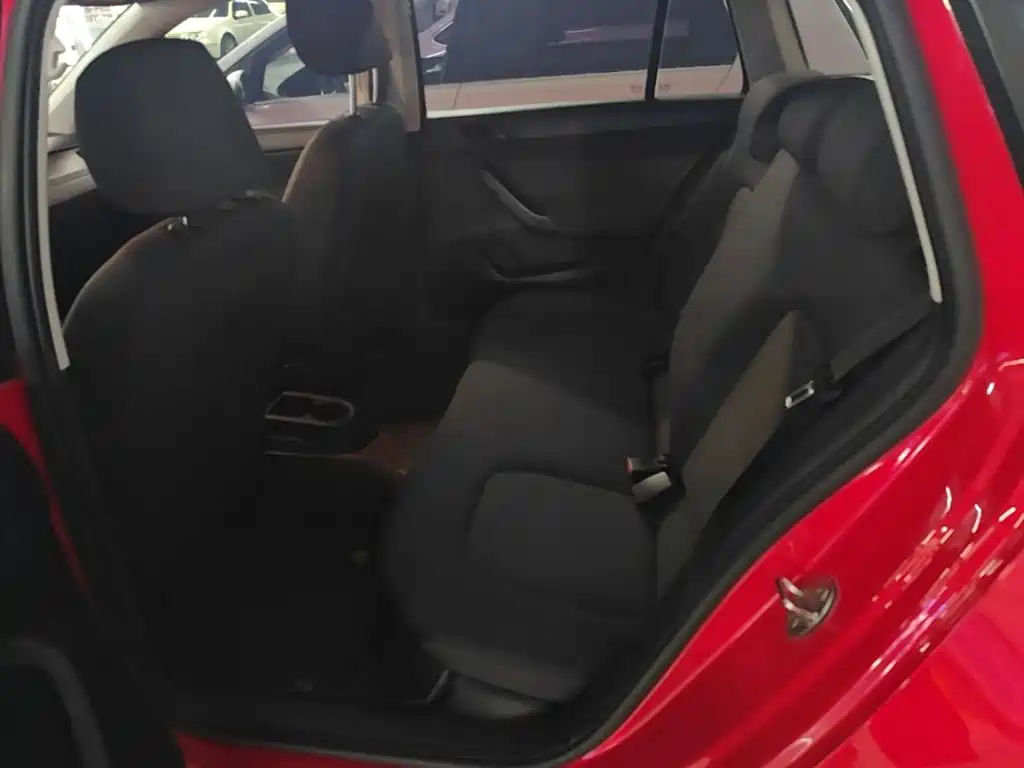 Skoda Rapid Spaceback — миниатюра 17