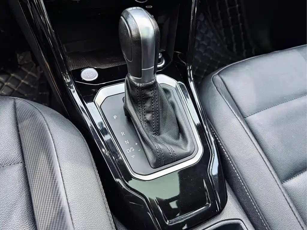 VOLKSWAGEN T ROC EXPLORING SONGS