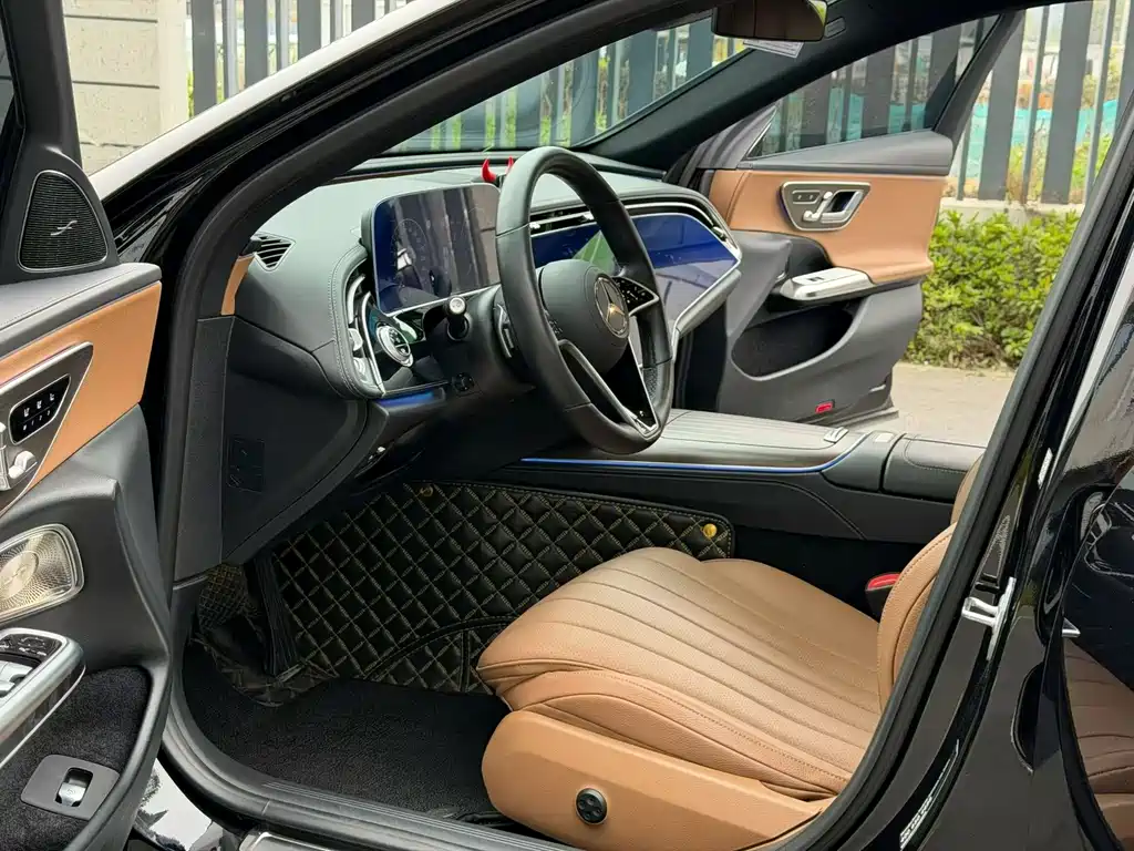 Mercedes-Benz E-Class — миниатюра 4