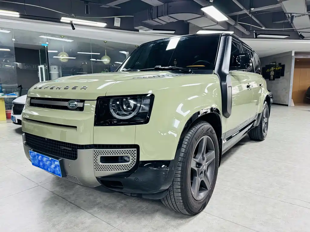 Land Rover Defender 2023