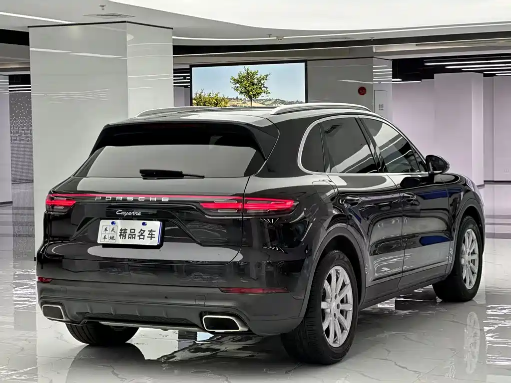PORSCHE CAYENNE