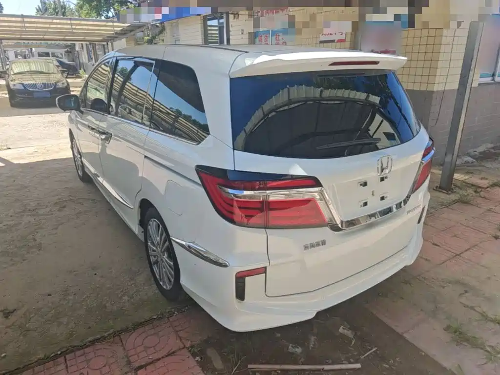 Honda Elysion — миниатюра 5