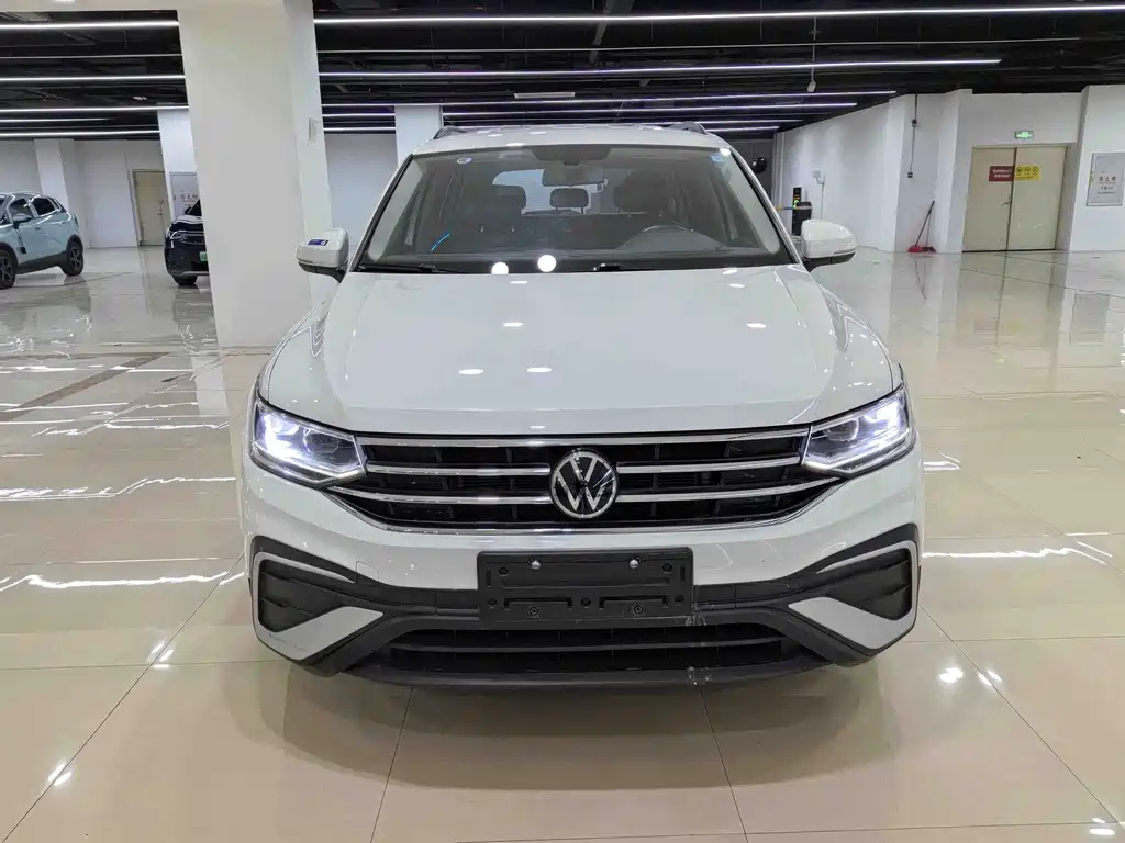 Volkswagen Tiguan L — миниатюра 3