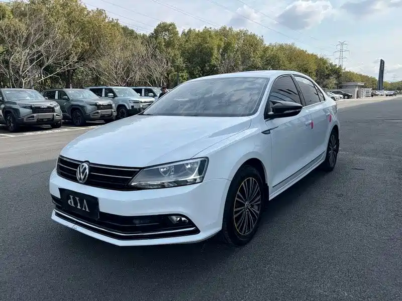 Volkswagen Sagitar 2019