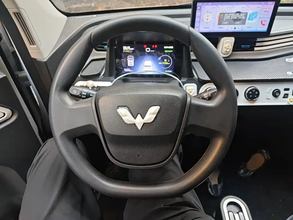 Wuling MINIEV — миниатюра 6