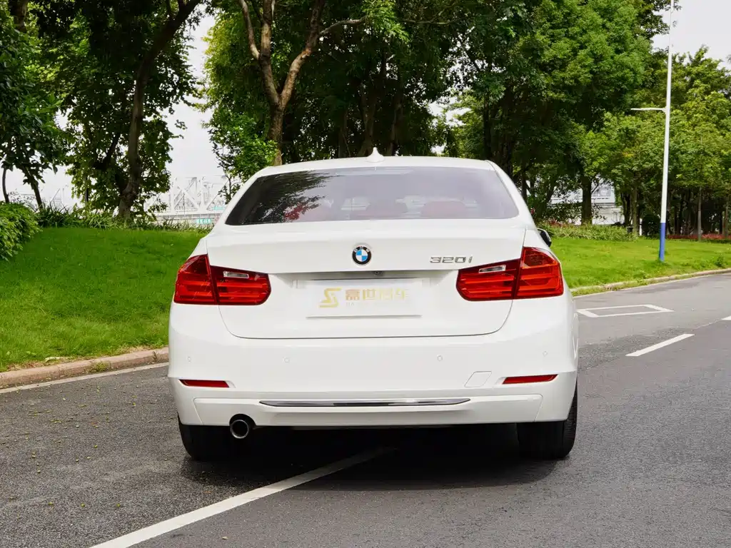 BMW 3 Series — миниатюра 13