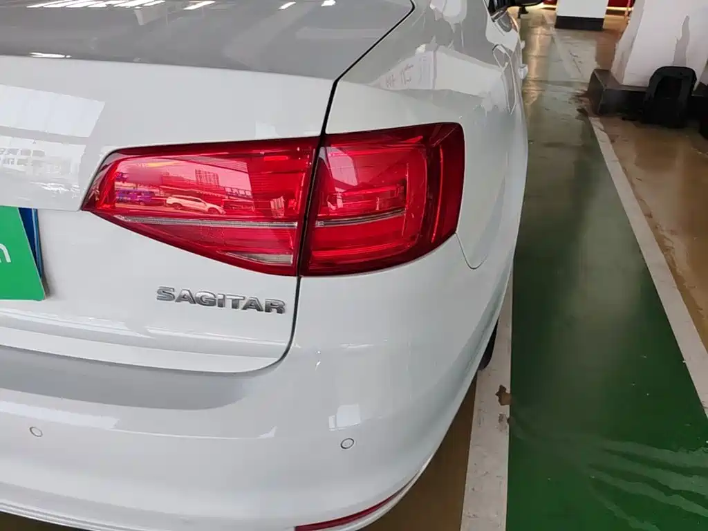 Volkswagen Sagitar — миниатюра 8