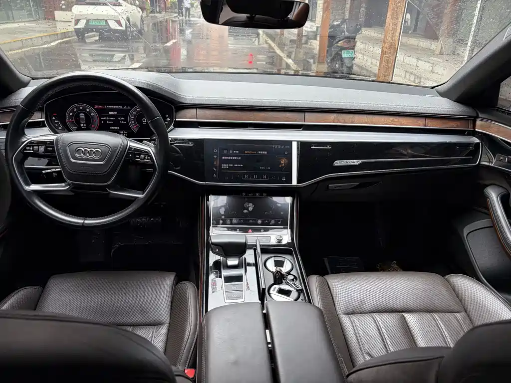 Audi A8 — миниатюра 5