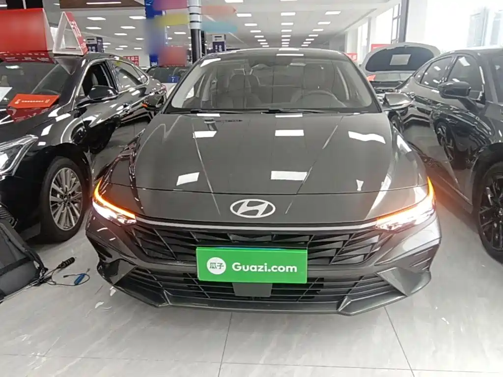 Hyundai Elantra — миниатюра 3
