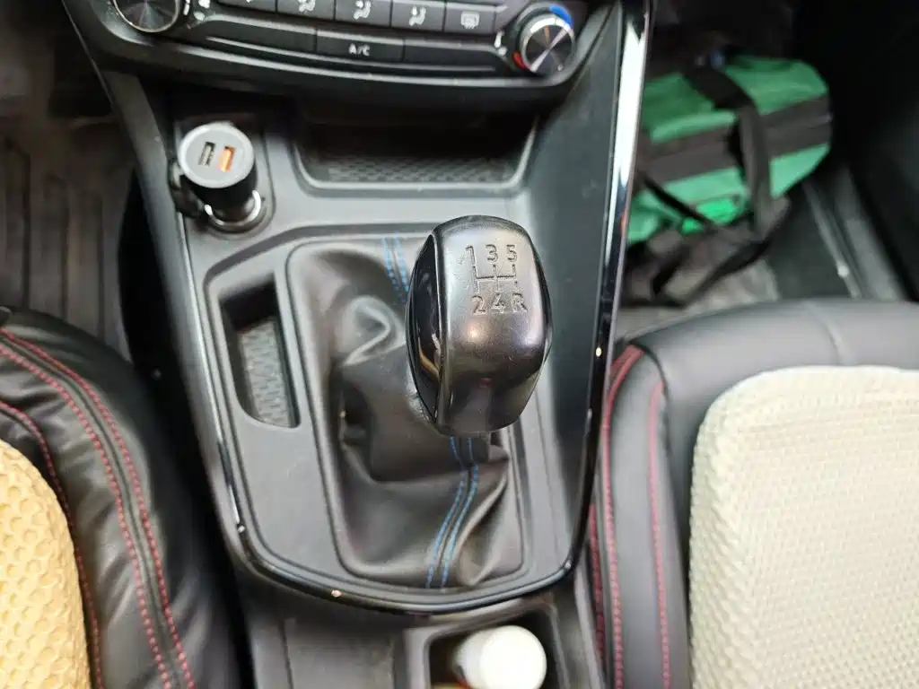 Peugeot 308 — миниатюра 10