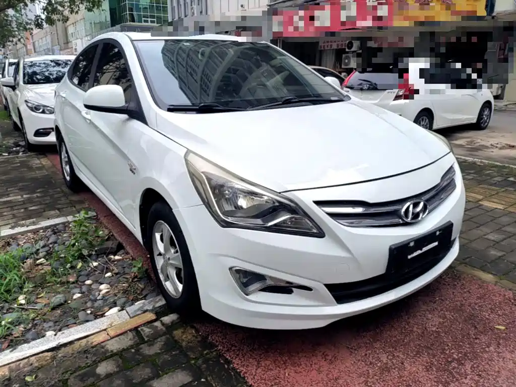 Hyundai Verna — миниатюра 4